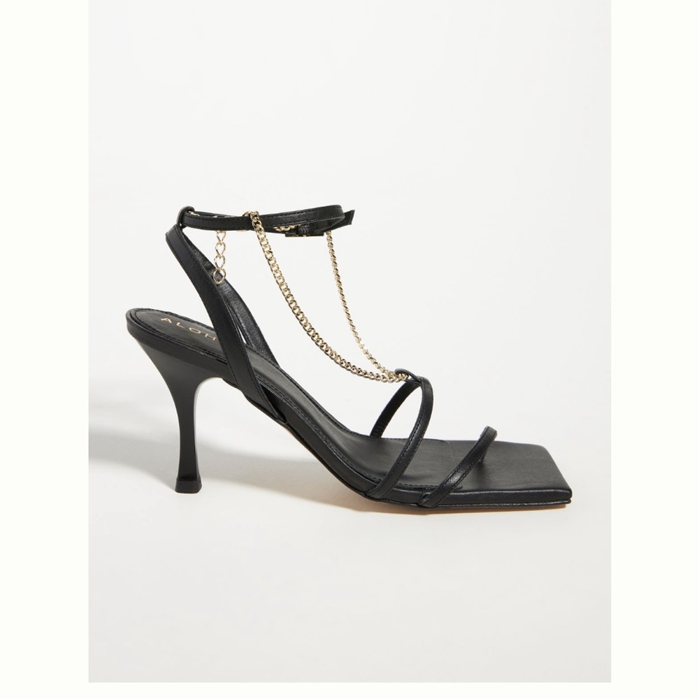 Aloha Strappy Chain Heel in Black